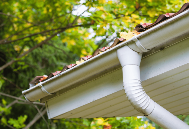 Roof Drainage roofing contractor repairing Roof Drainage in East York